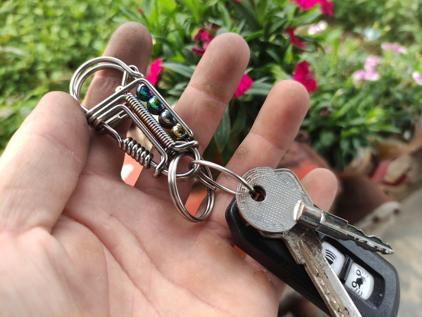 Distinctive Minimalism Handmade Wire-Wrapped Stainless Steel Carabiner Keychain - Elevate Your Style with Ctoom's Unique Keychain for Men