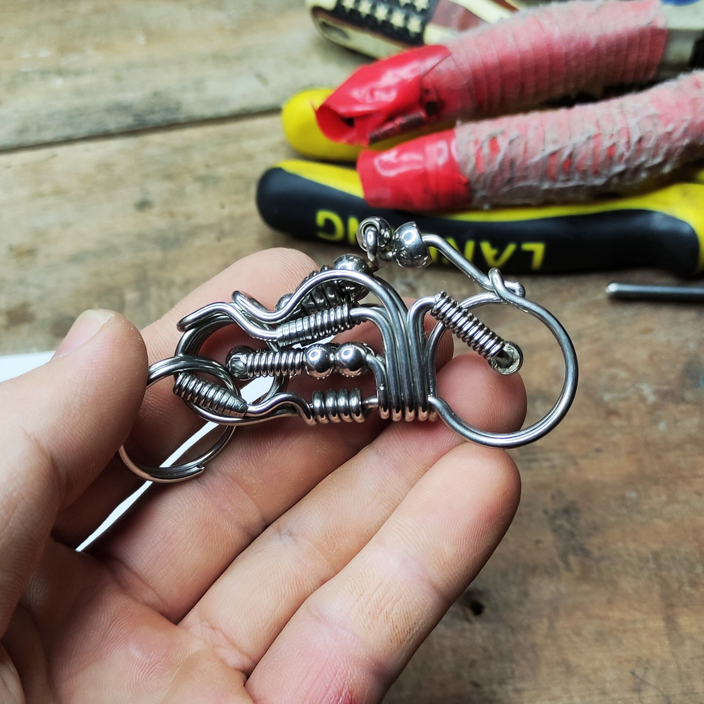 Motorcycle key chains, handmade motorcycle key chains, free gifts, men's accessories for hunters, campers, and outdoor activities