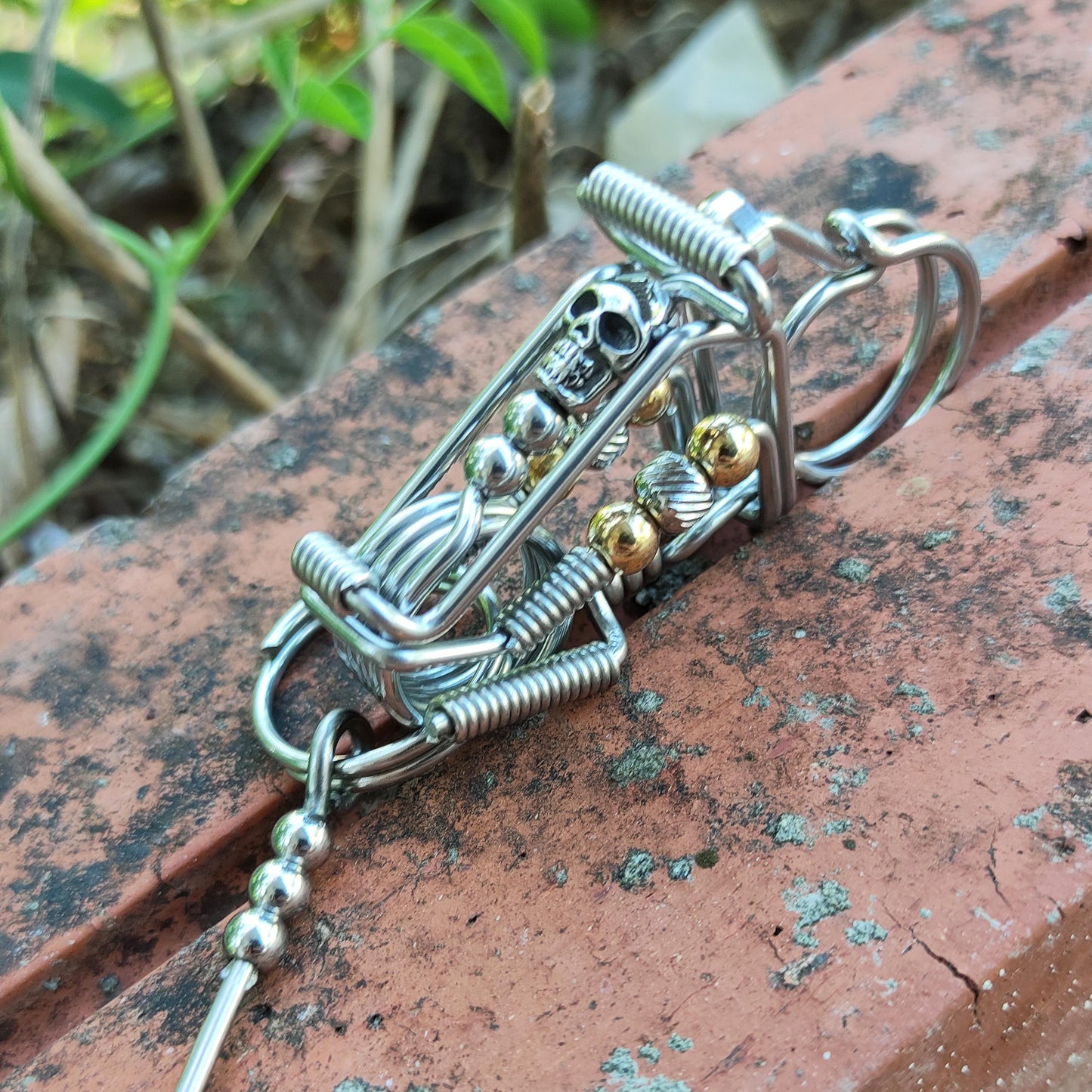 Handmade motorcycle keychain by CTOOM, with wire-wrapped stainless steel and secure hook. Durable, stylish, and perfect for bikers